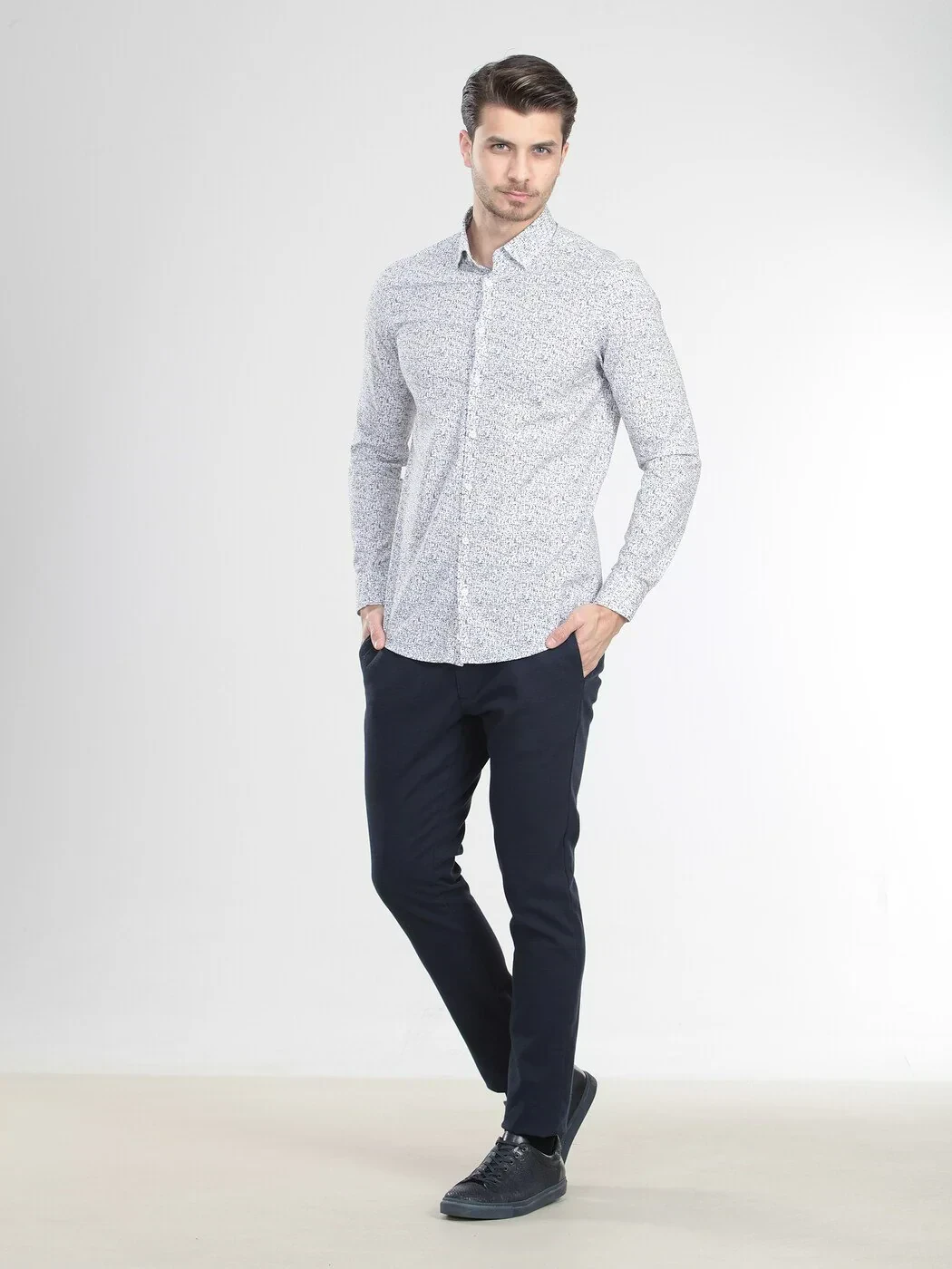 KİP - Lacivert Baskılı Regular Fit Dokuma Casual %100 Pamuk Gömlek KİP - Lacivert Baskılı Regular Fit Dokuma Casual %100 Pamuk Gömlek