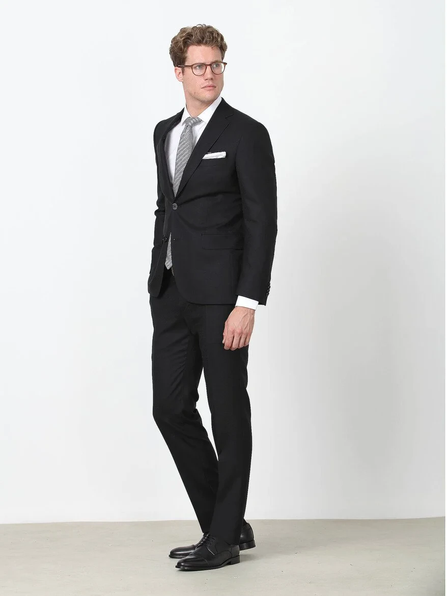 KİP - Siyah Desenli Modern Fit %100 Yün Takım Elbise KİP - Siyah Desenli Modern Fit %100 Yün Takım Elbise