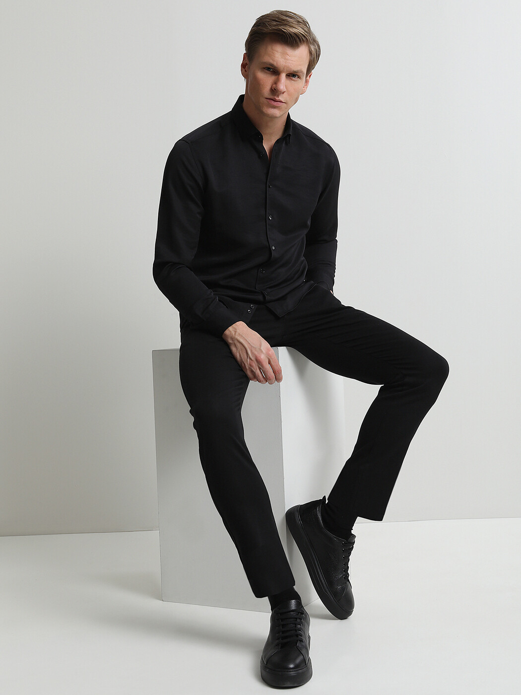 Siyah Dokuma Slim Fit Smart Casual Pamuk Karışımlı Pantolon - Thumbnail
