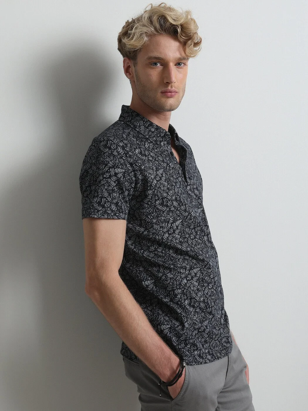 KİP - Siyah Desenli Polo Yaka %100 Pamuk T-Shirt KİP - Siyah Desenli Polo Yaka %100 Pamuk T-Shirt