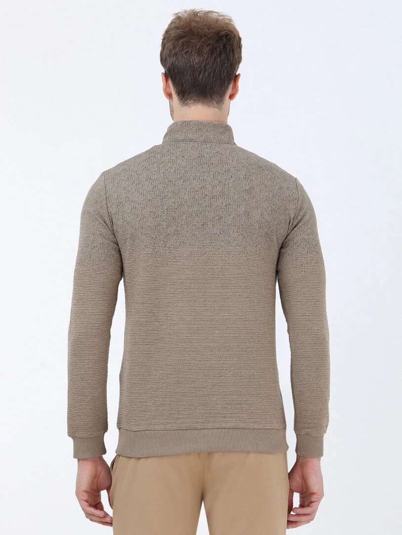Bej Dik Yaka Jakarlı Sweatshırt - 5