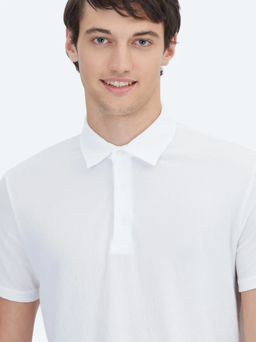 Beyaz Desenli Polo Yaka T-Shirt - 3