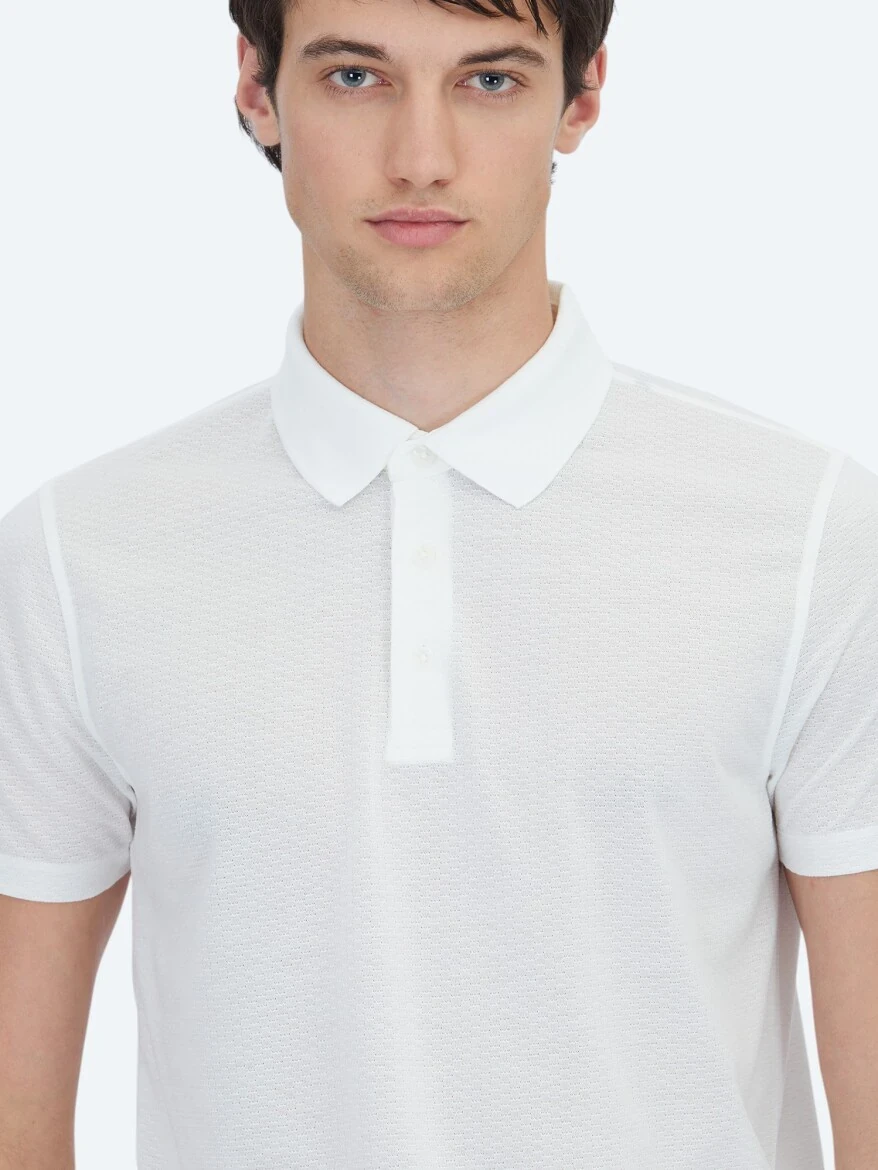 Beyaz Desenli Polo Yaka T-Shirt - 3