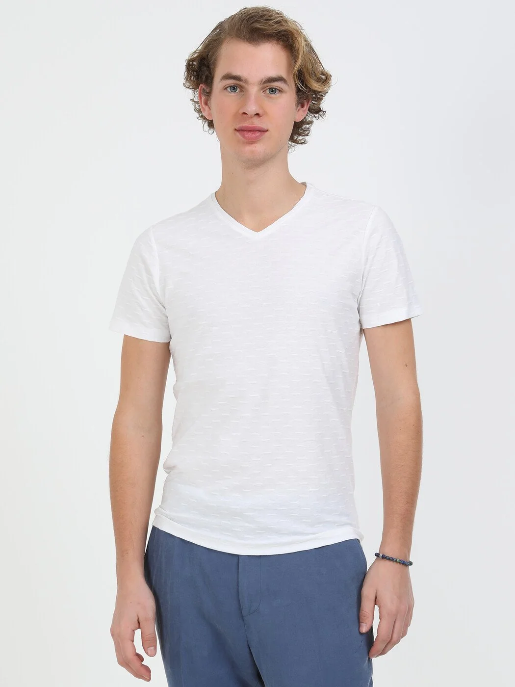 Beyaz Jakarlı V Yaka %100 Pamuk T-Shirt - 2