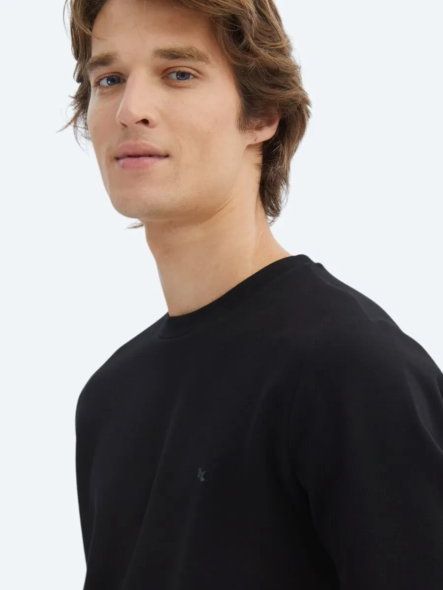 Black Crew Neck Sweatshirt - 3