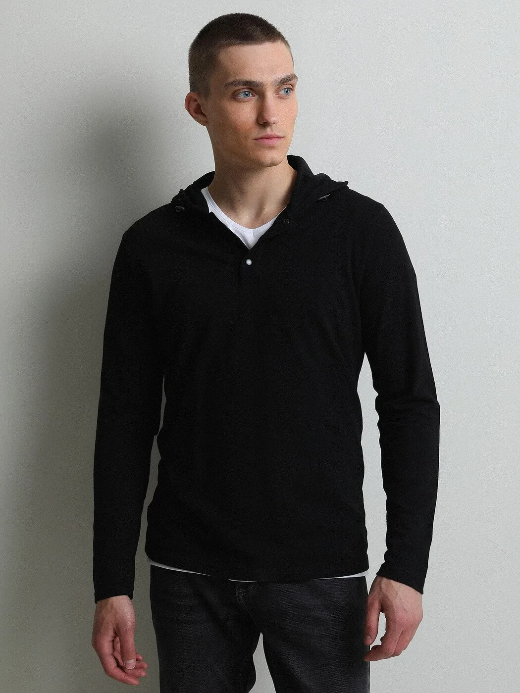 Black Hooded Plain Sweatshirt - 1