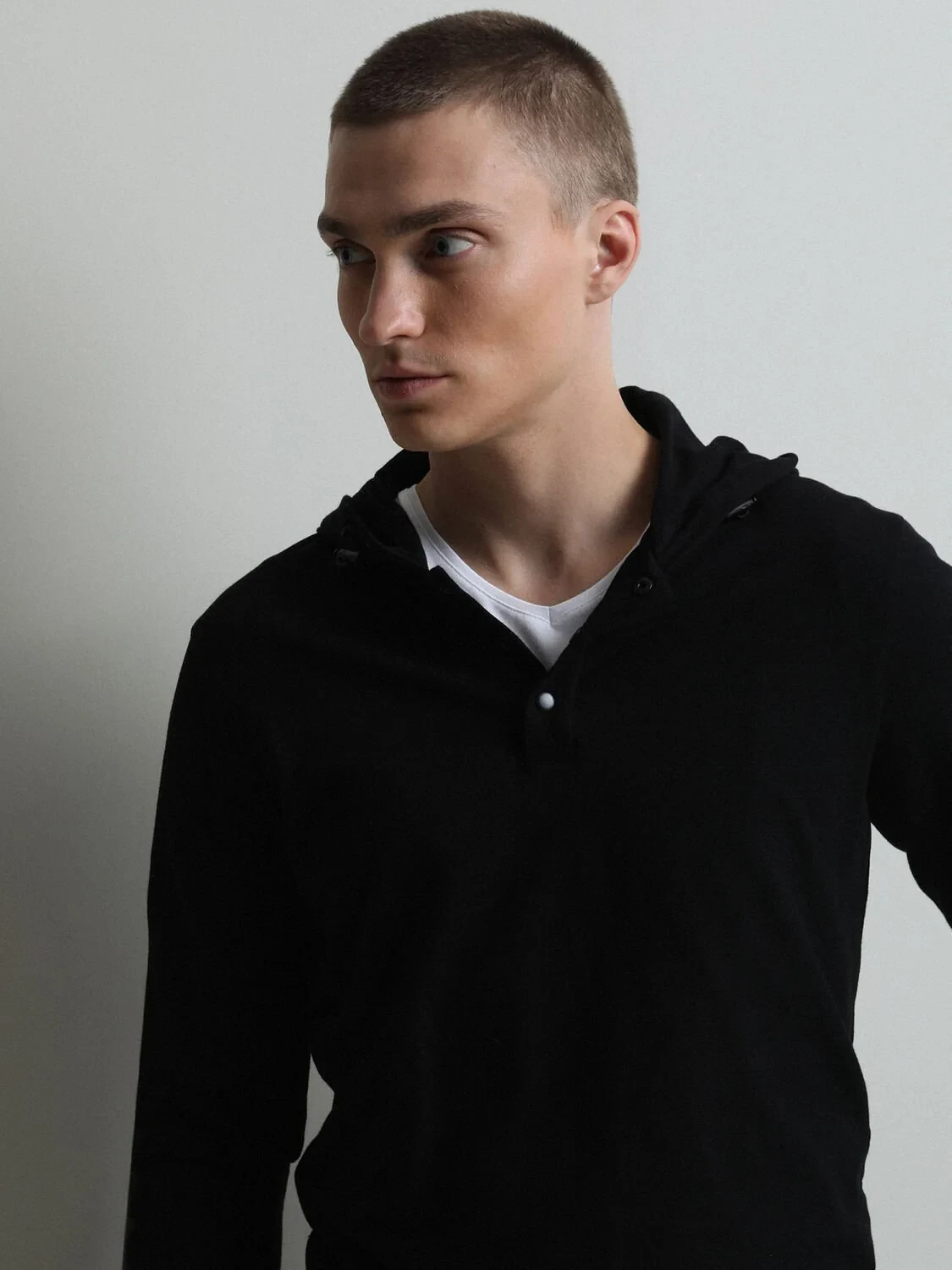 Black Hooded Plain Sweatshirt - 3