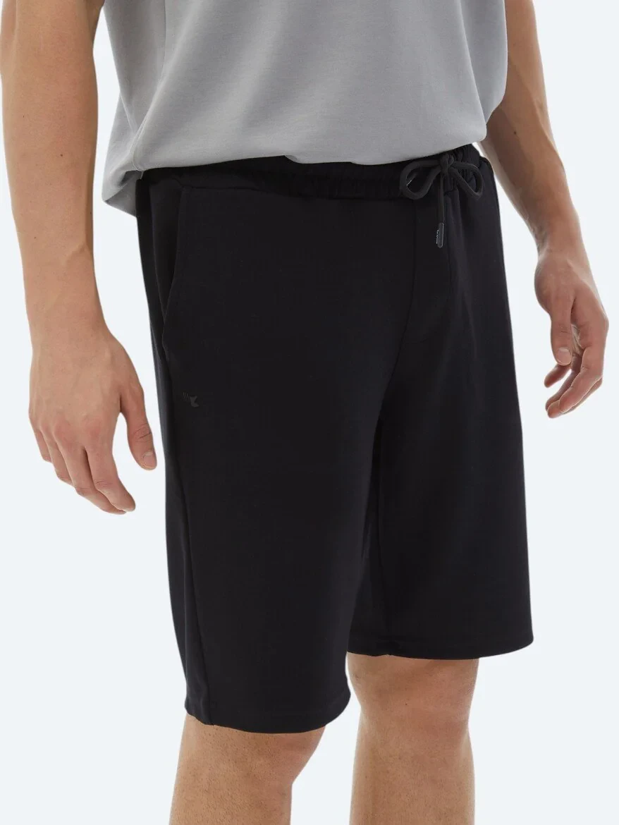 Black Knitting Jogging Fit Casual Bermuda 