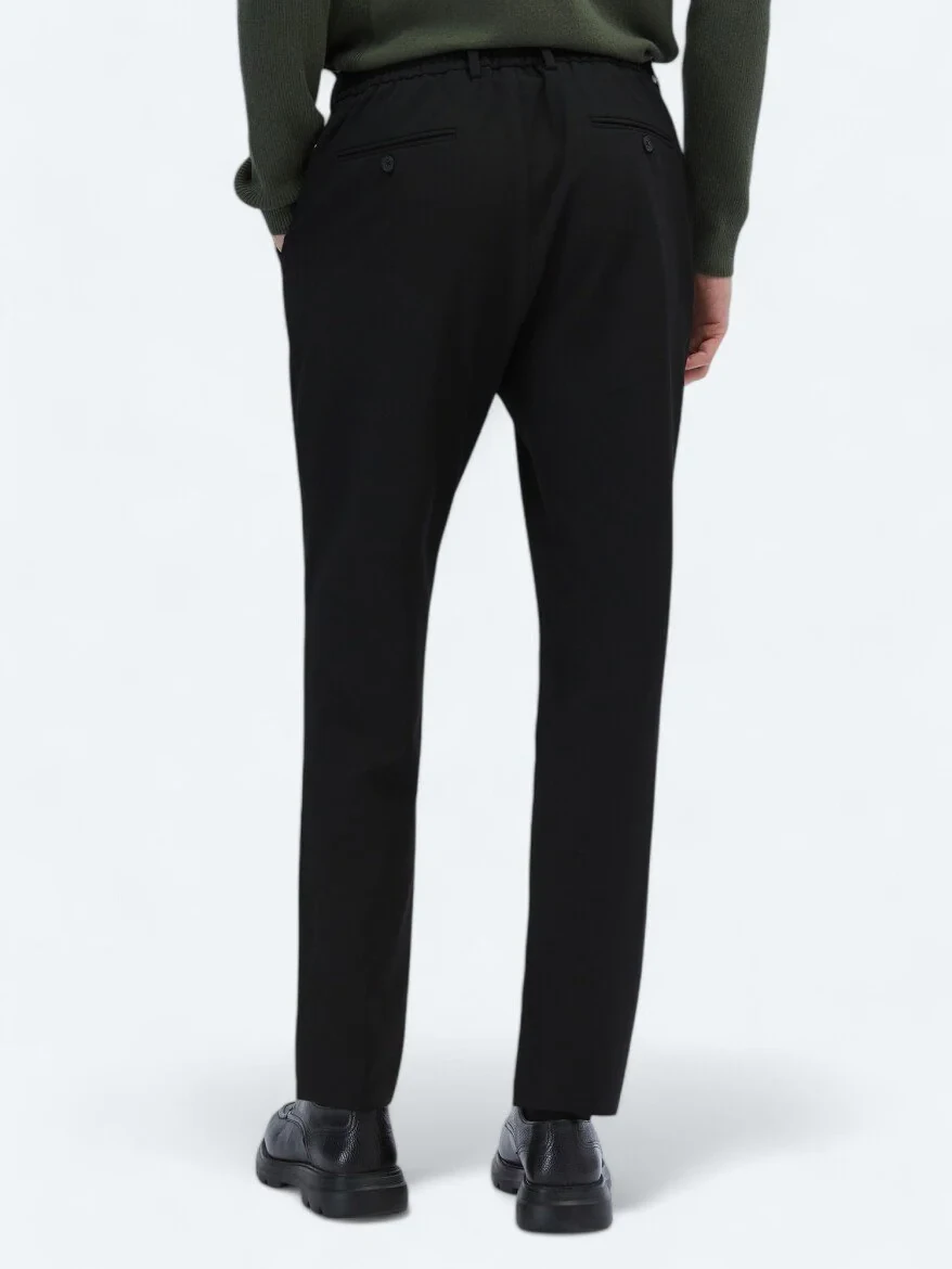 Black Knitting Jogging Fit Casual Trousers 