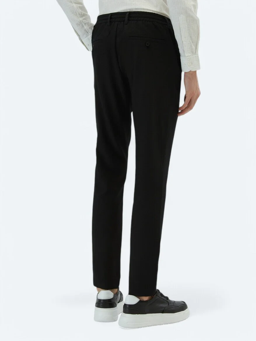 Black Knitting Jogging Fit Casual Trousers 