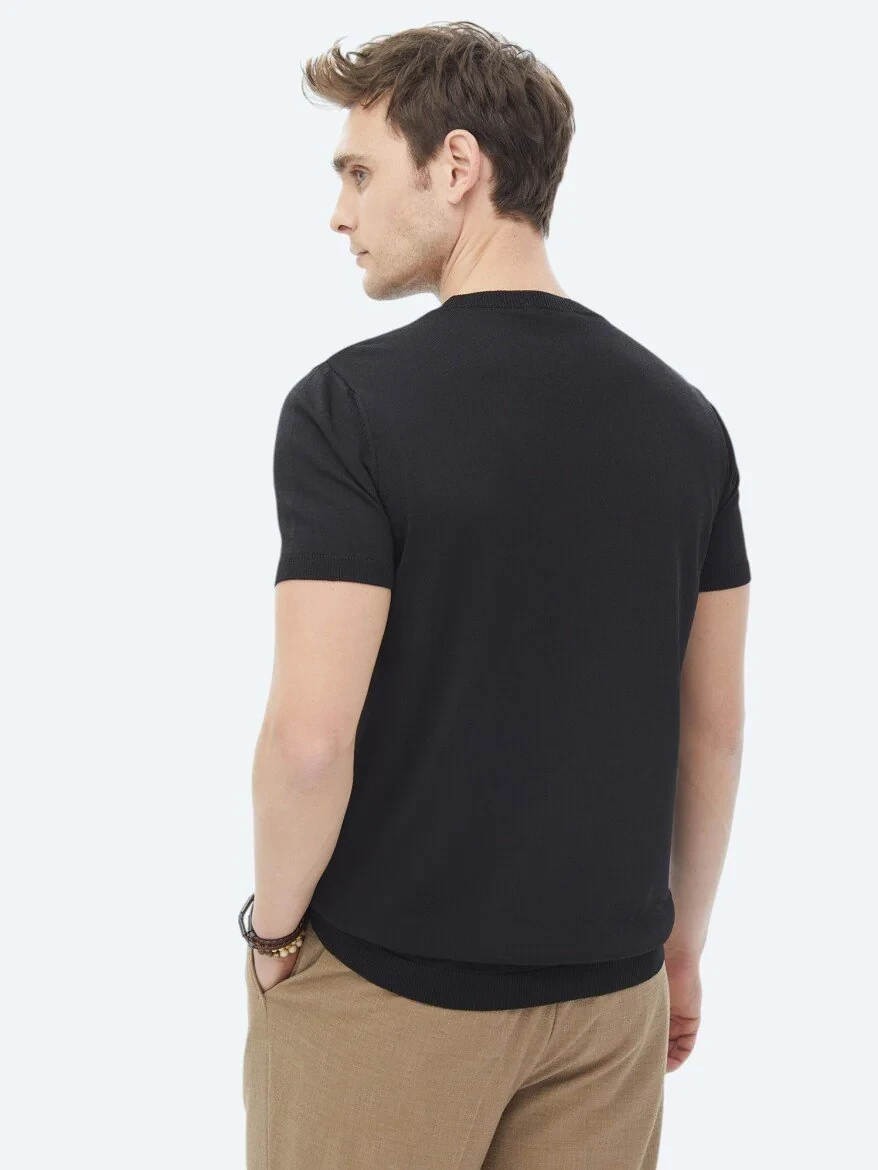 Black Knitwear - 7