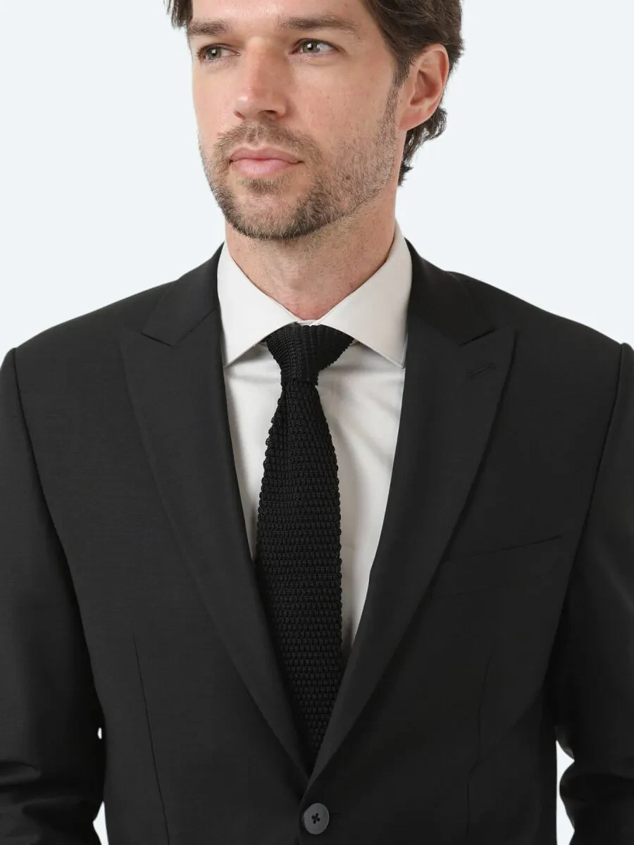 Black Plain Modern Fit Wool Blended Suit - 3