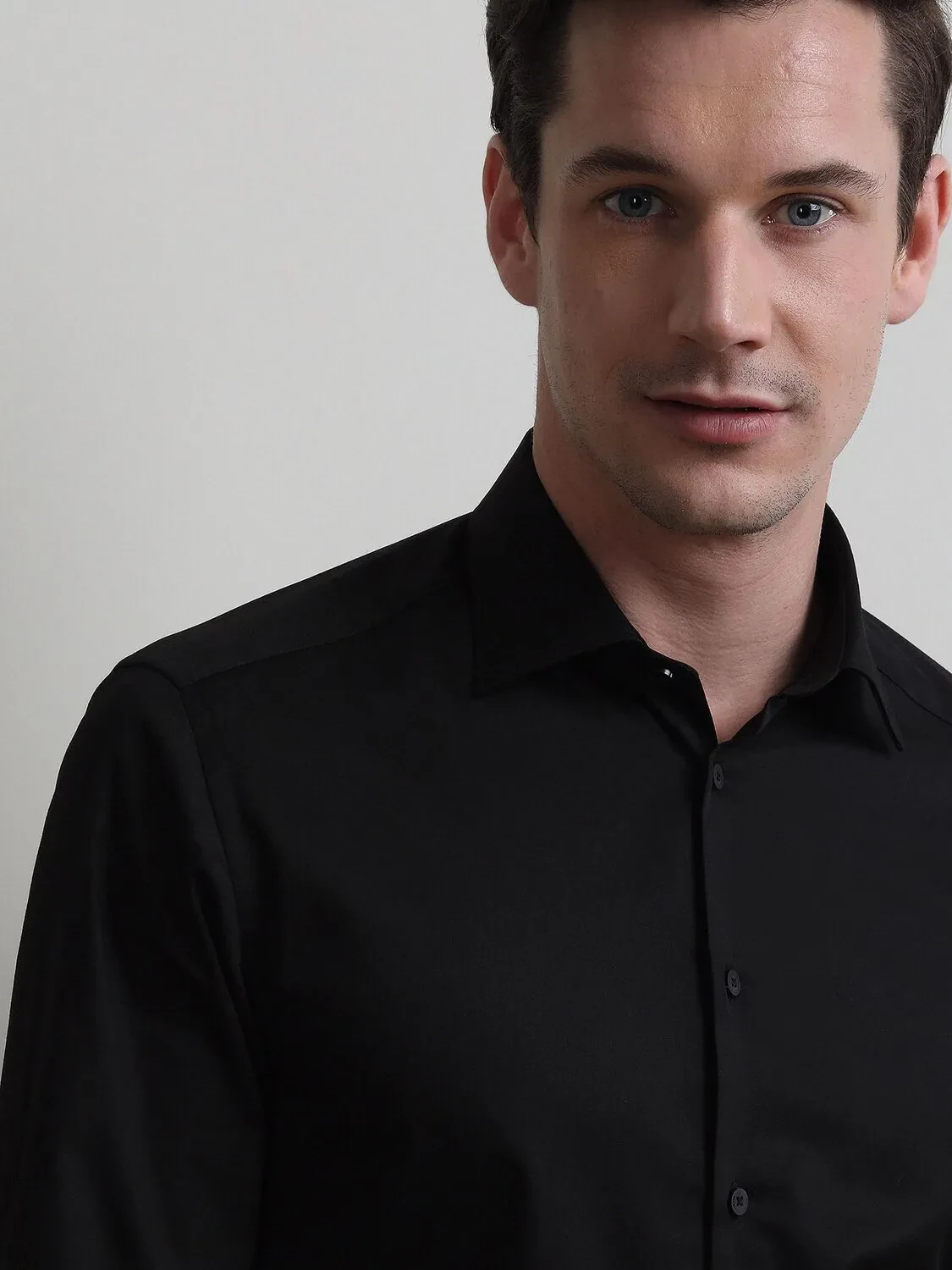 Black Plain Slim Fit Weaving Classical Cotton Blended Shirt - 2