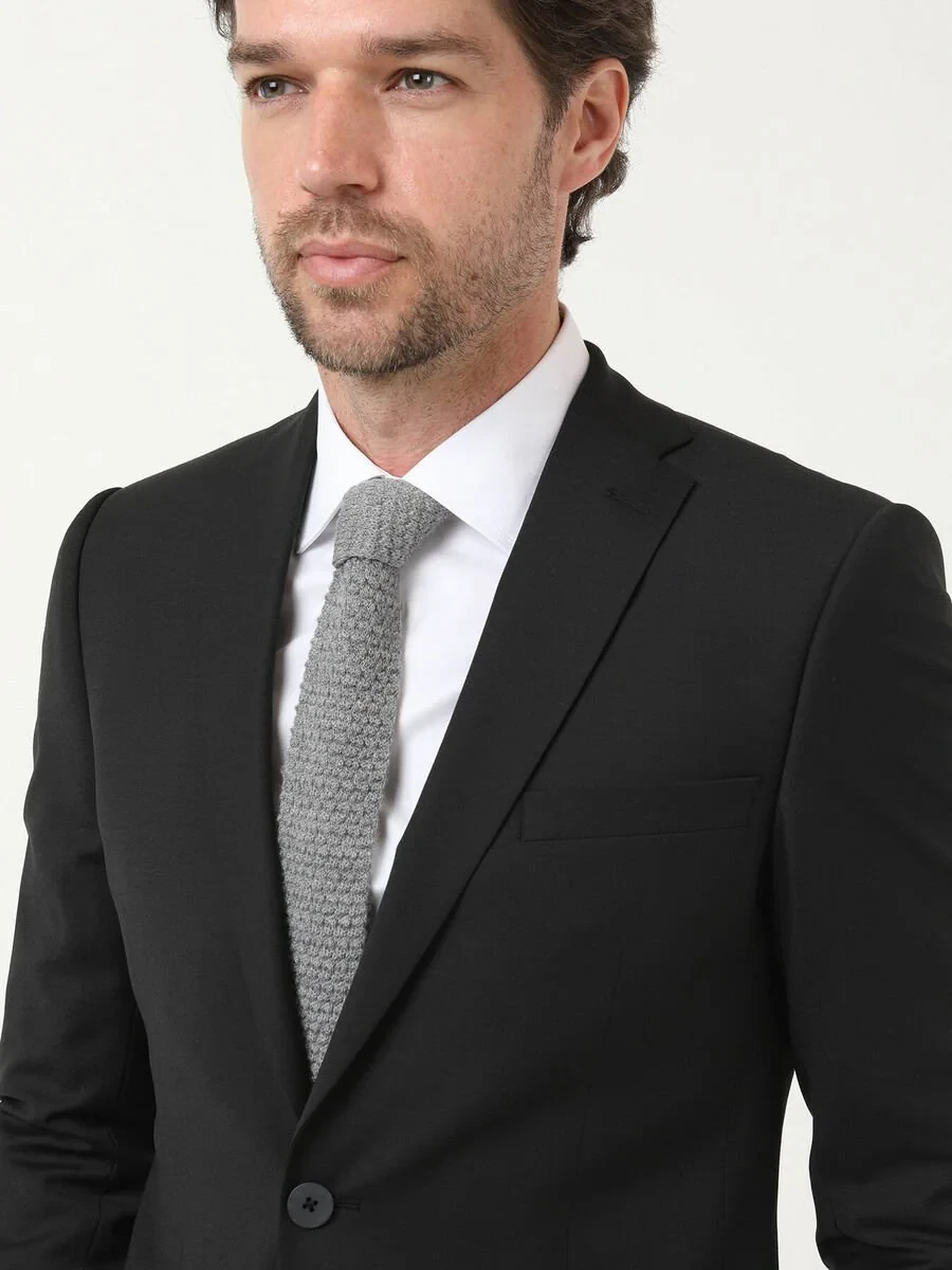 Black Plain Slim Fit Wool Blended Suit - 3
