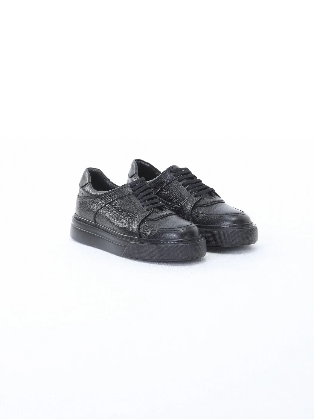 Black Sneaker - 2