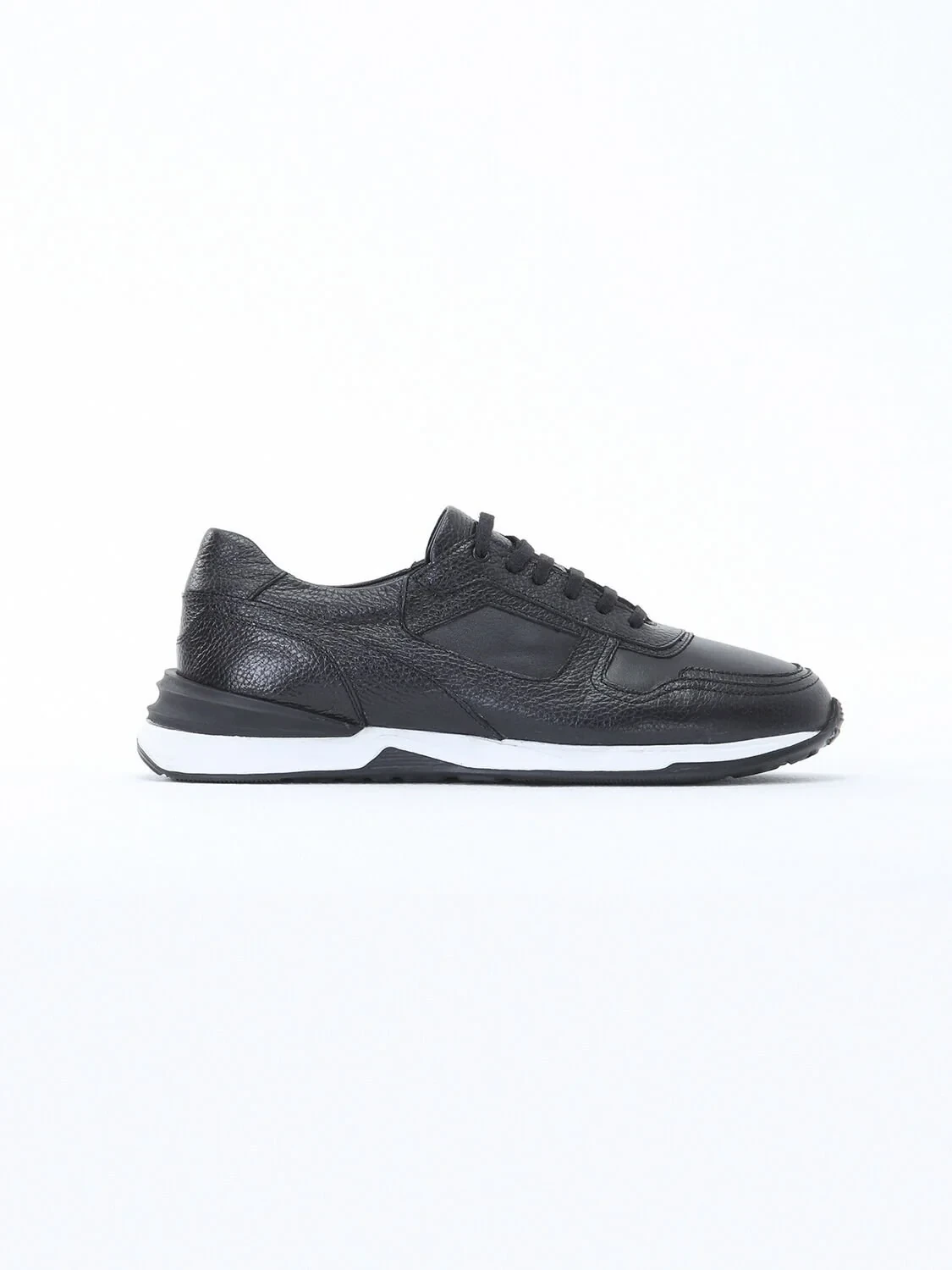 Black Sneaker - 1