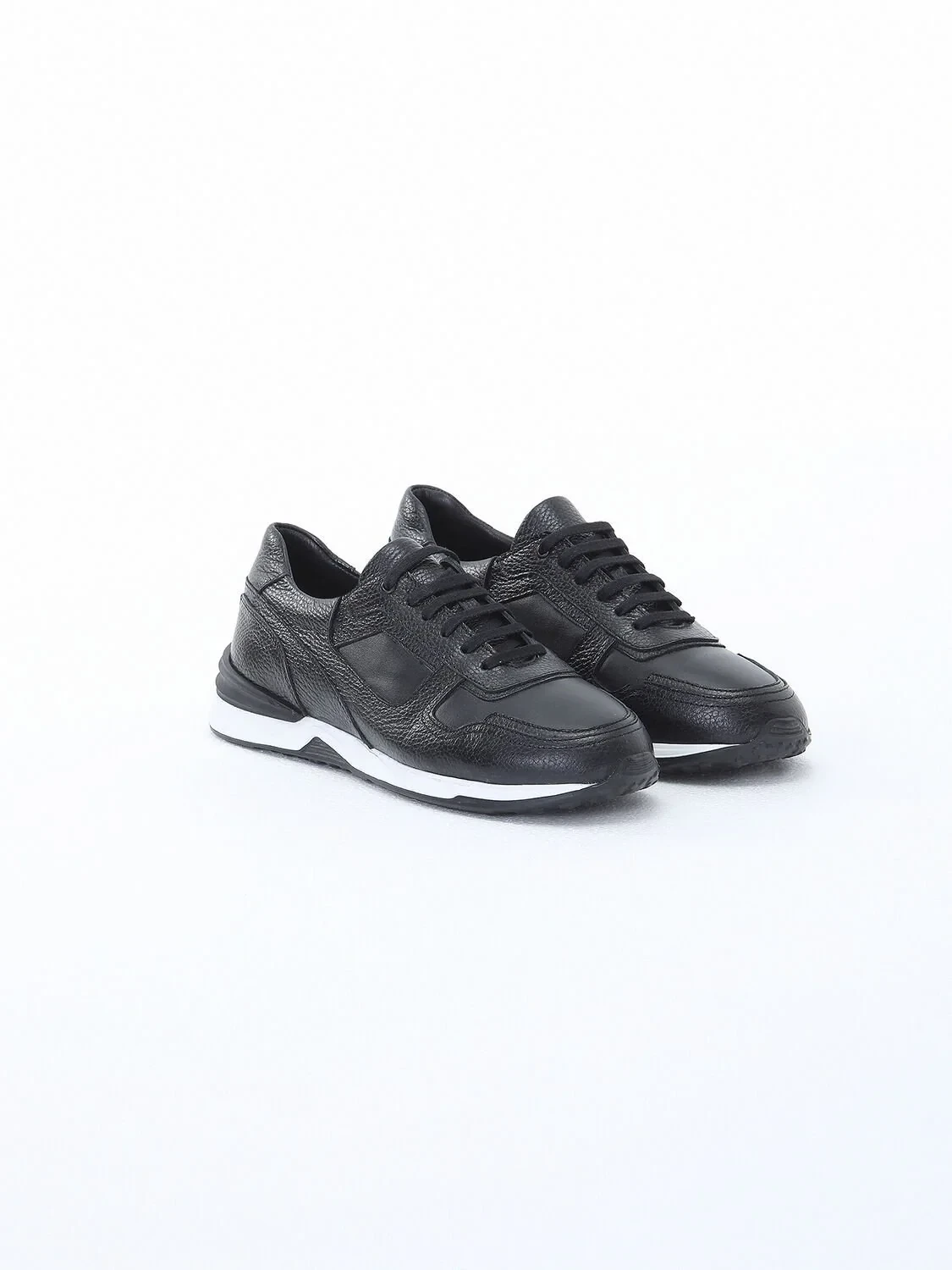 Black Sneaker - 2