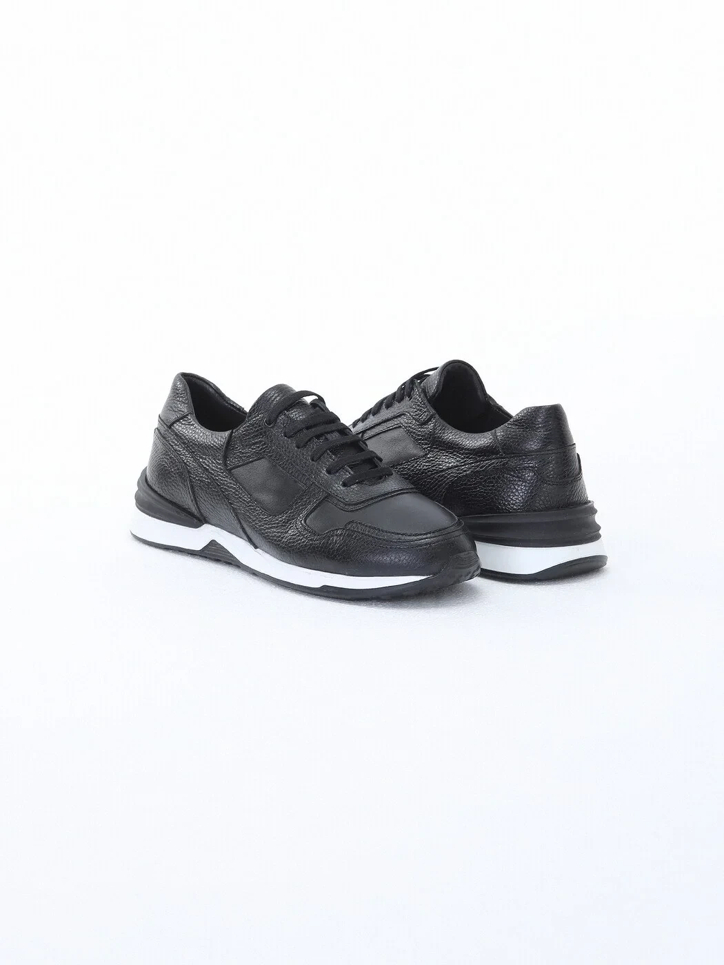 Black Sneaker - 3