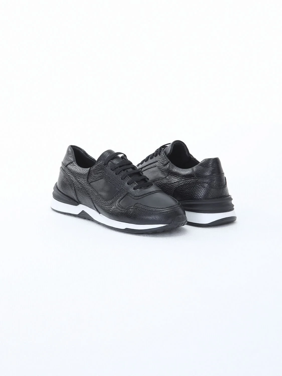 Black Sneaker - 3