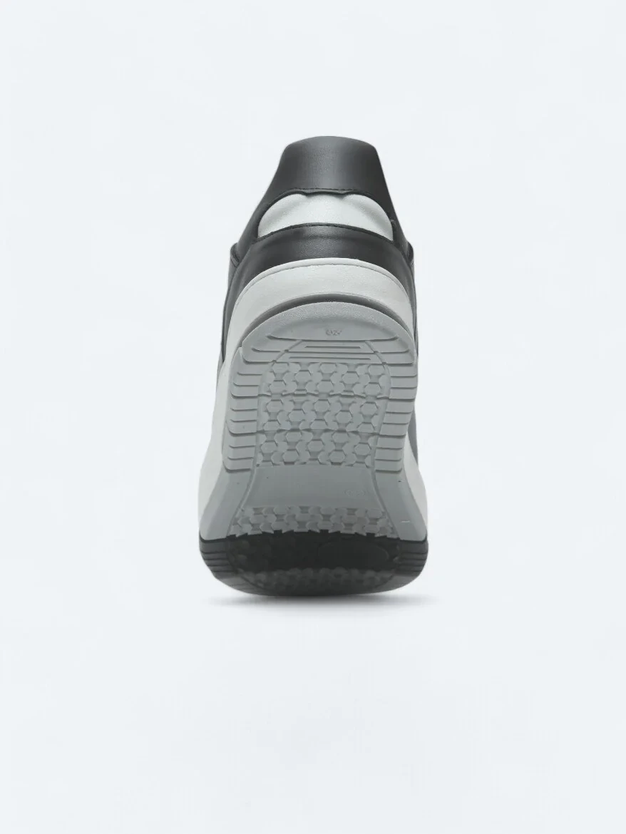 Black Sneaker - 4