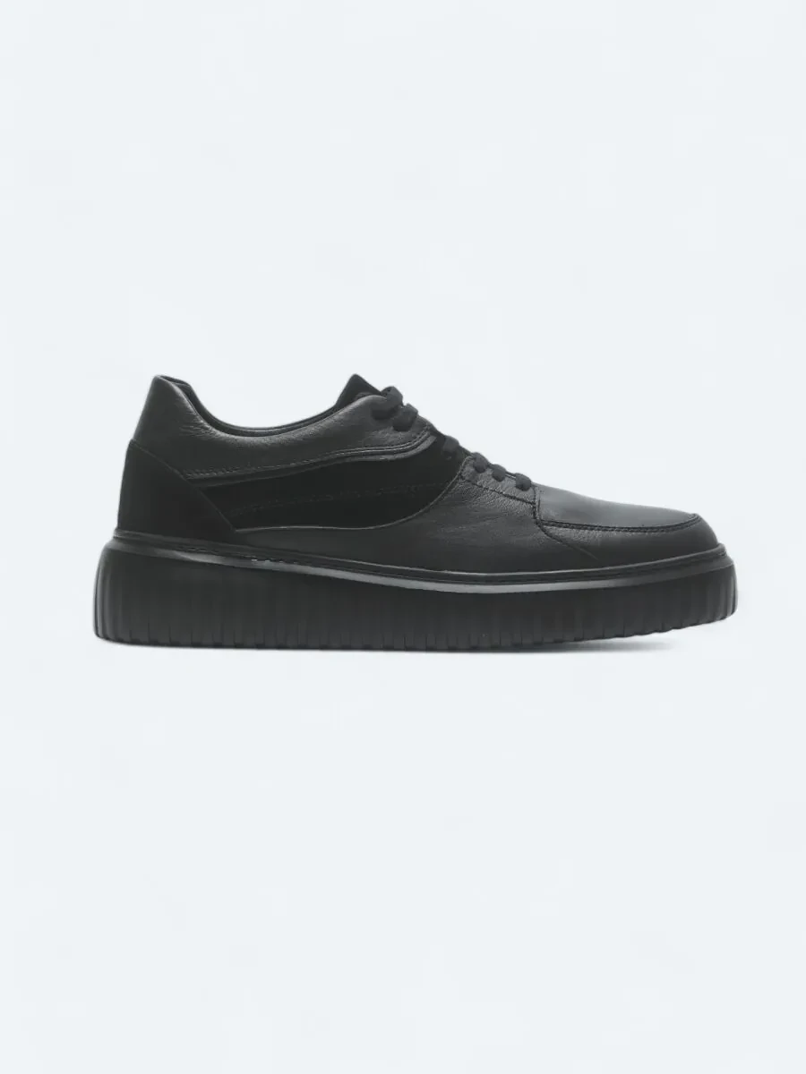 Black Sneaker - 1