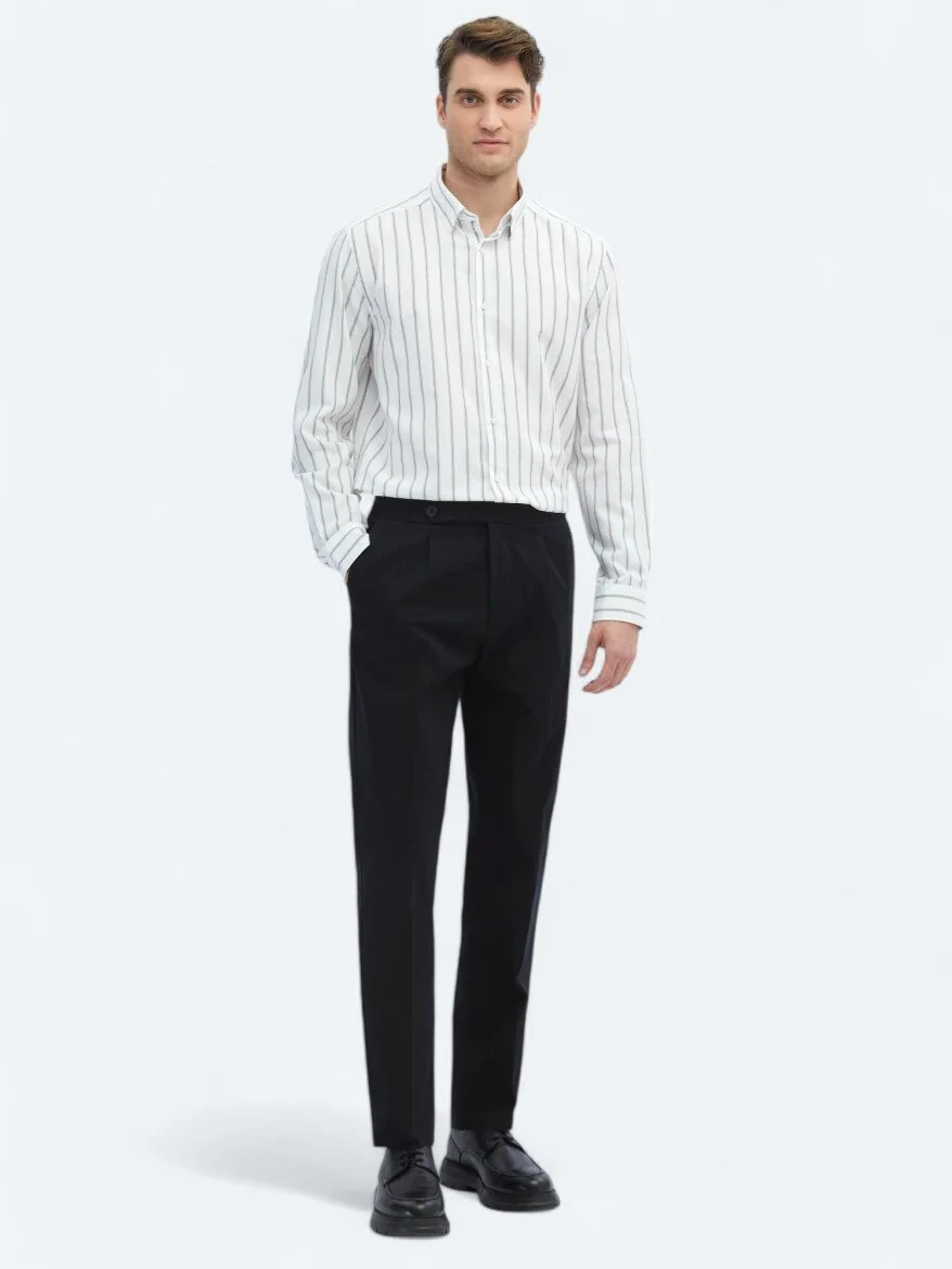 Black Weaving Carrot Fit Casual Cotton Blended Trousers - 1