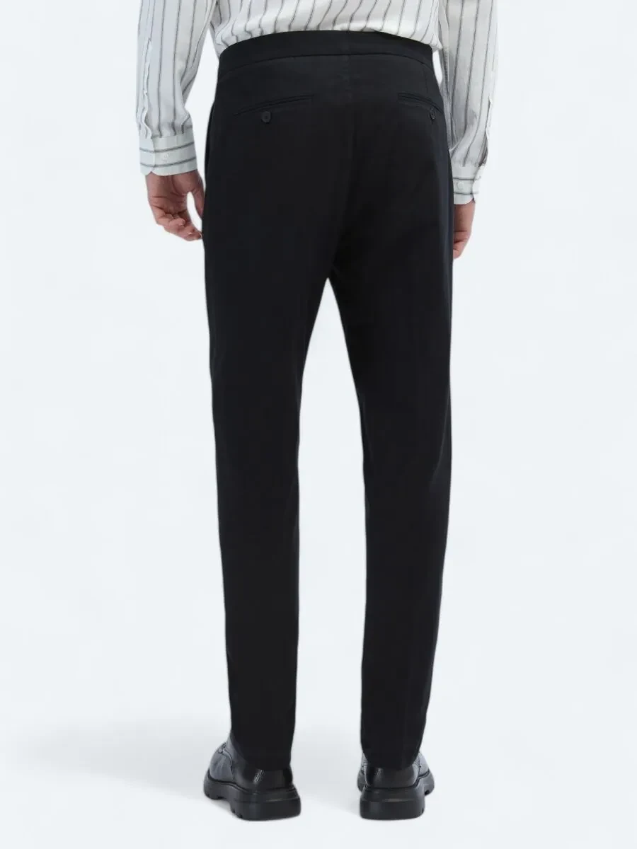 Black Weaving Carrot Fit Casual Cotton Blended Trousers - 4
