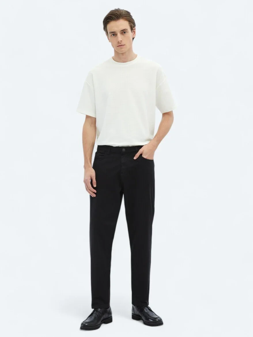 Black Weaving Carrot Fit Casual Cotton Blended Trousers - 1