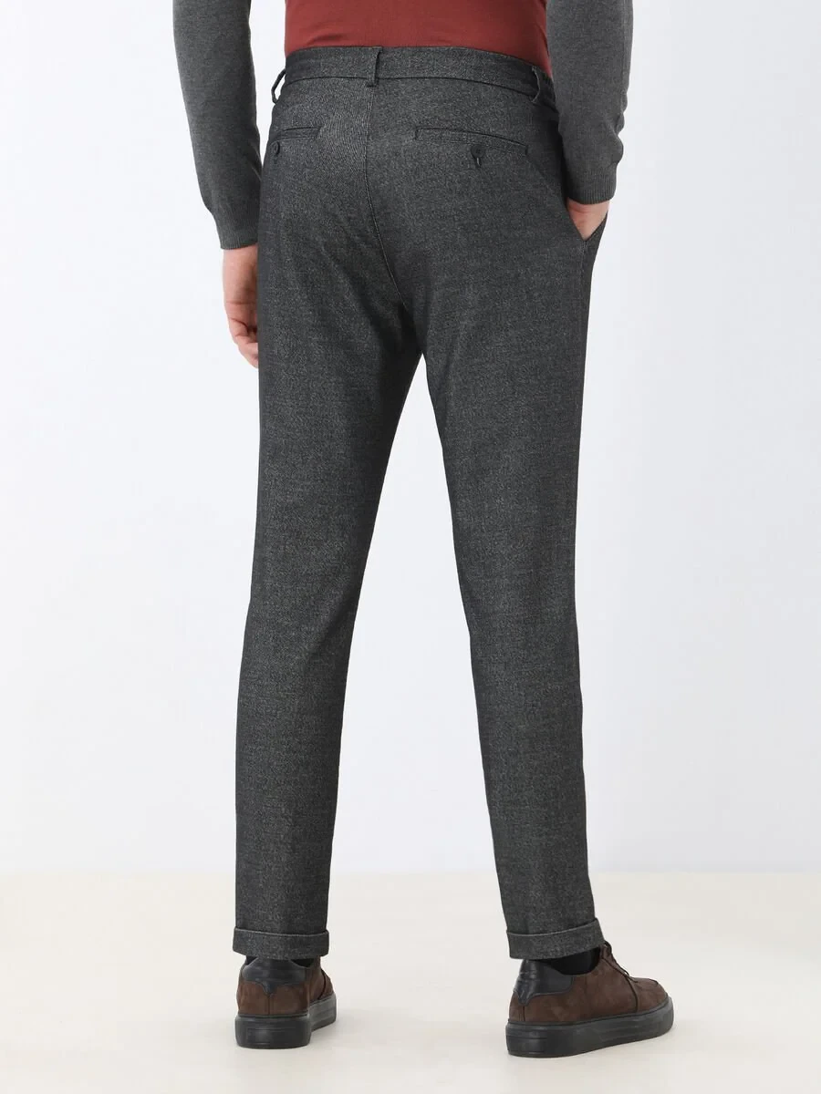 Black Weaving Jogging Fit Casual Cotton Blended Trousers - 5
