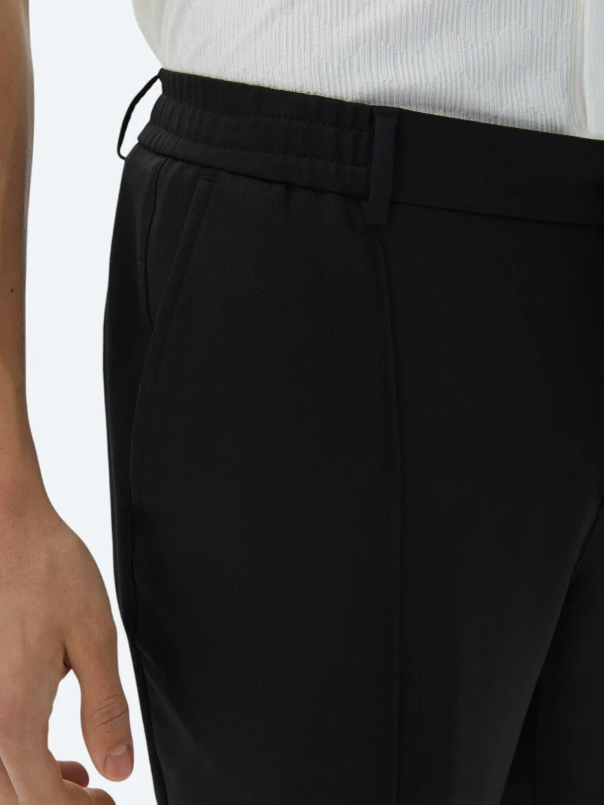 Black Weaving Jogging Fit Casual Trousers - 5