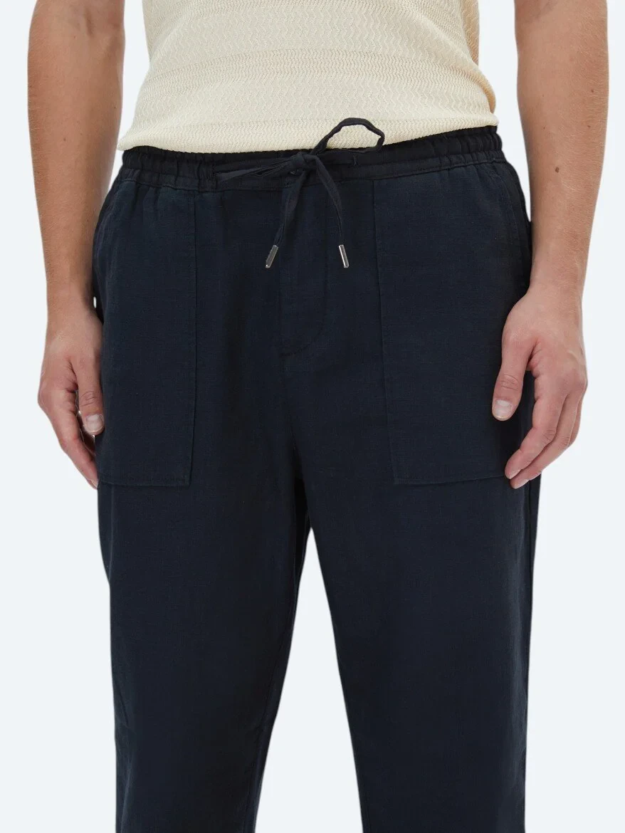 Black Weaving Jogging Fit Casual Trousers - 3