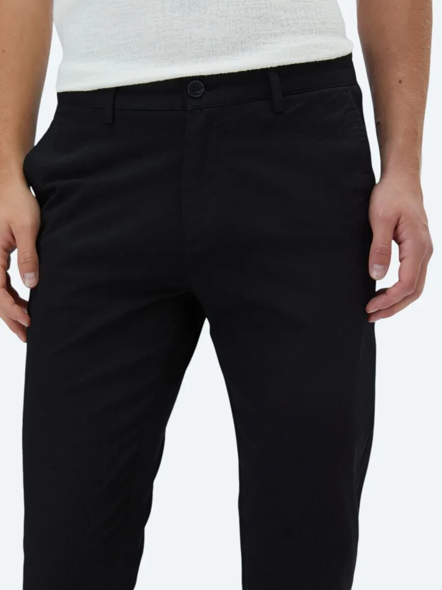 Black Weaving Regular Fit Casual Cotton Blended Trousers - 3