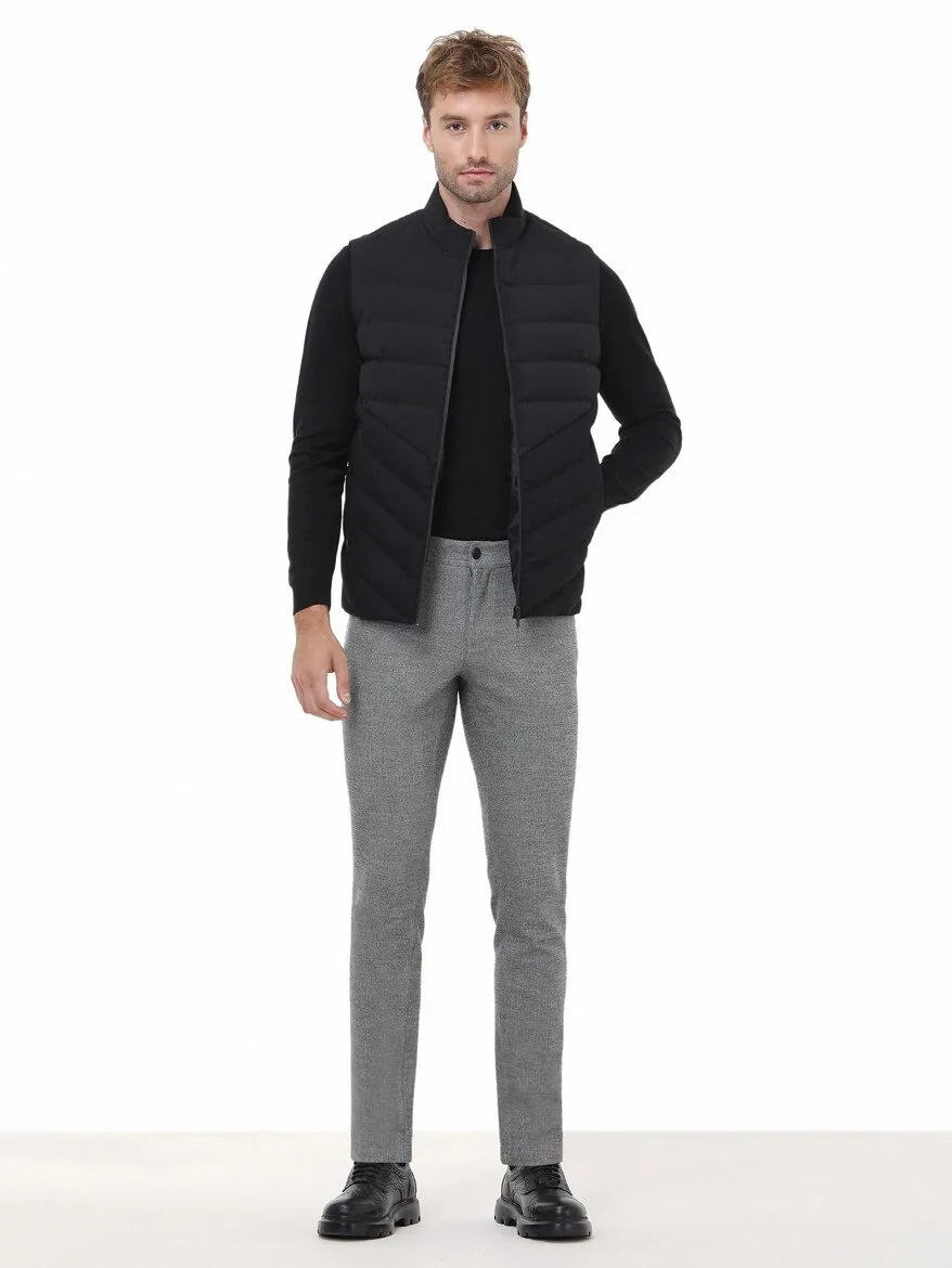 Black Weaving Slim Fit Casual Cotton Blended Trousers - 3