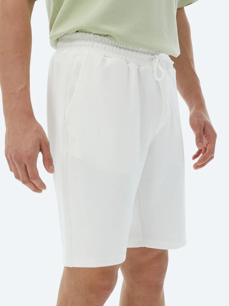 Ecru Knitting Jogging Fit Casual Bermuda 