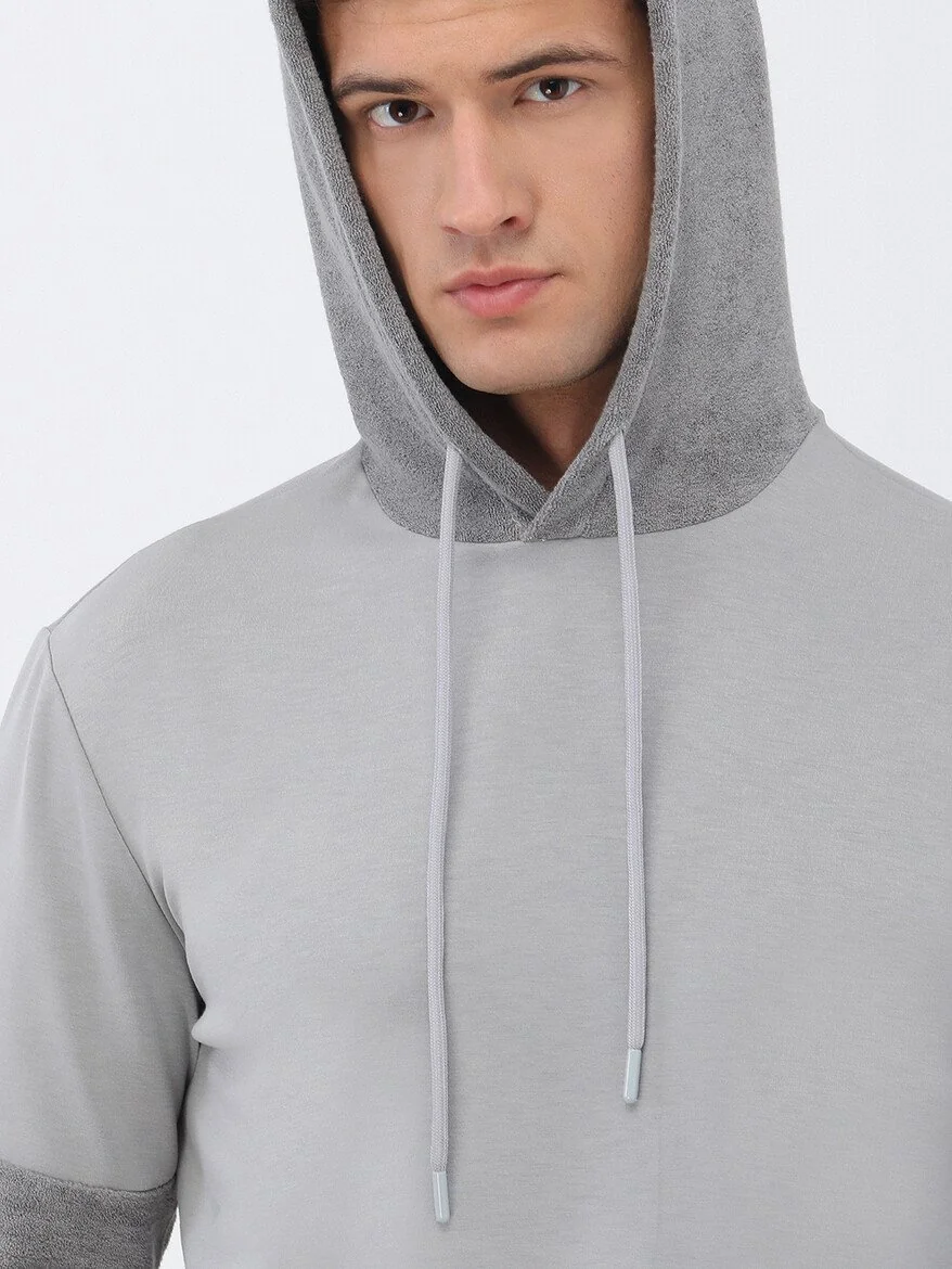 Gri Kapüşonlu Sweatshırt - 3