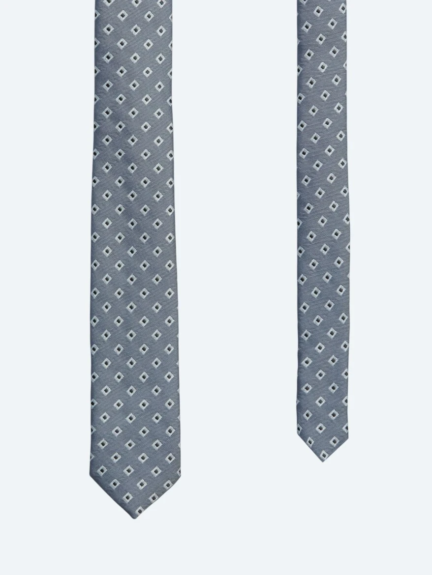Gri Kravat 