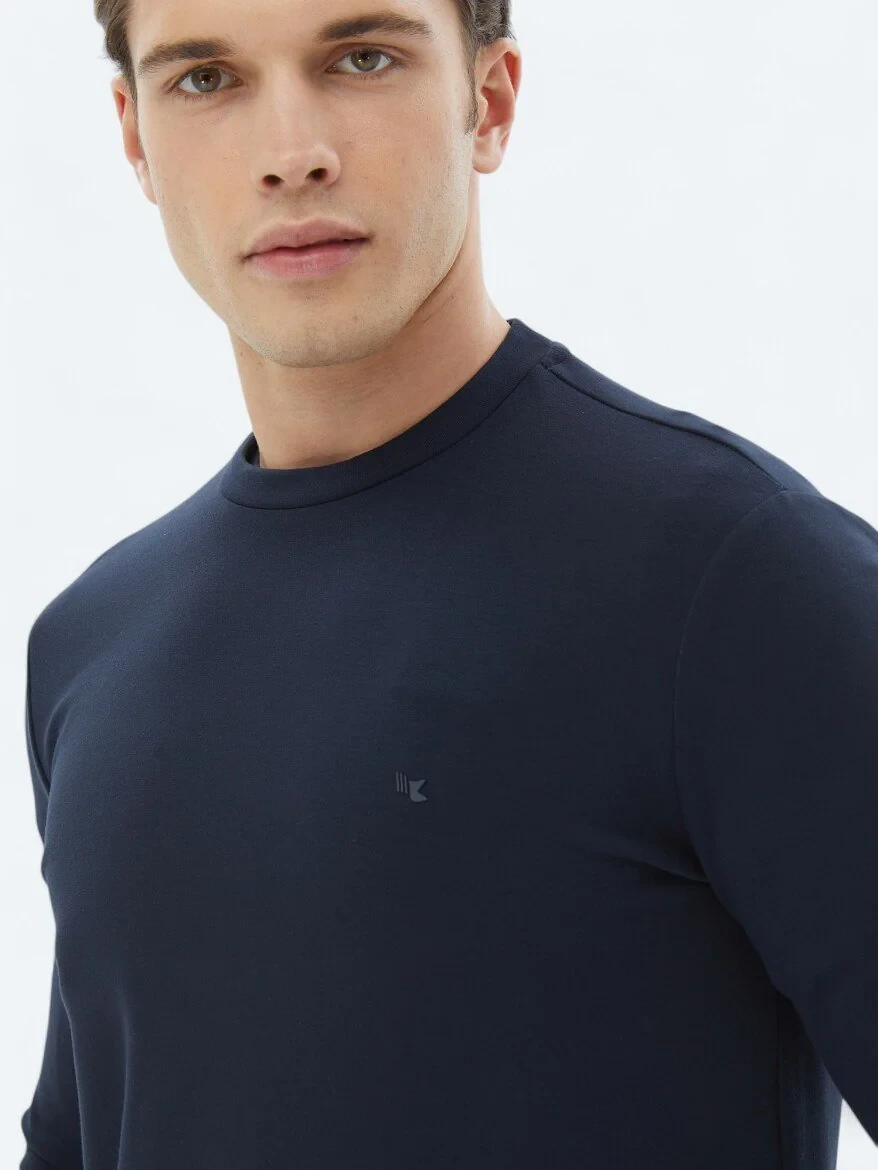 Navy Blue Crew Neck Sweatshirt 