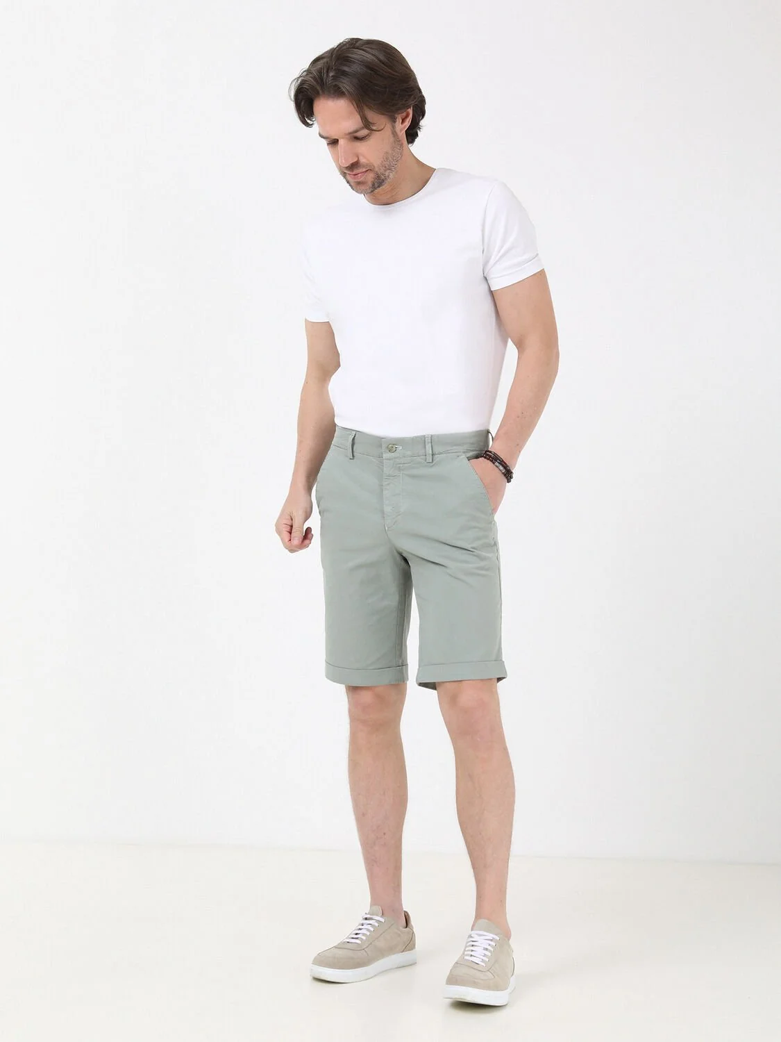 Nil Yeşili Düz Dokuma Slim Fit Casual Pamuk Karışımlı Bermuda - 1