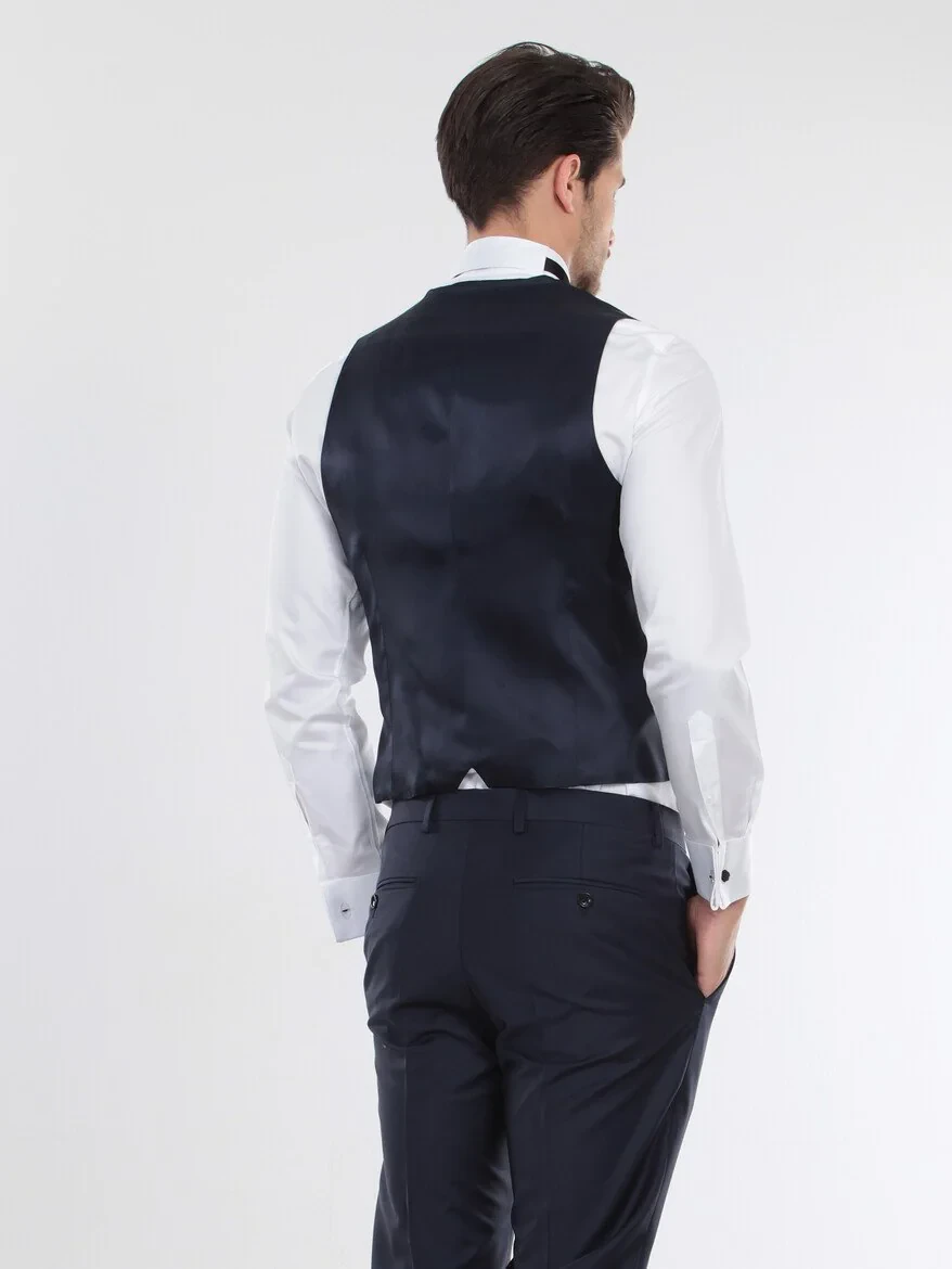 Saks Classical Waistcoat - 6