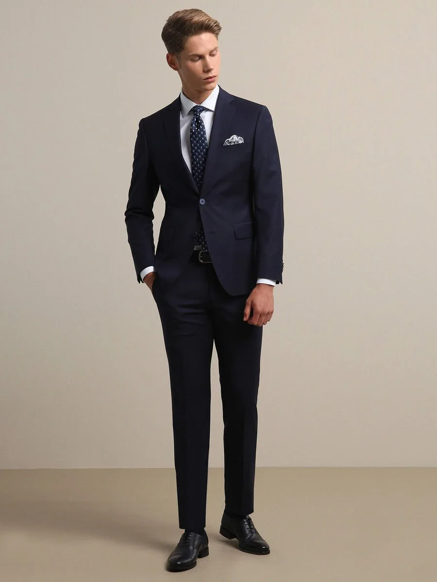 Saks Modern Fit Wool Blended Suit - 3