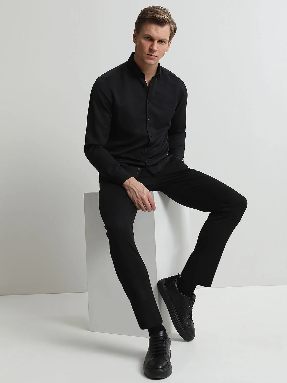 Siyah Dokuma Slim Fit Smart Casual Pamuk Karışımlı Pantolon - 1