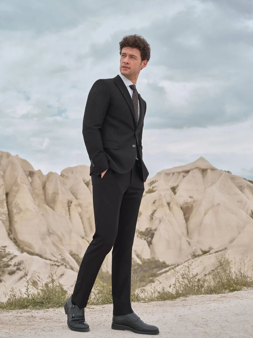 Siyah Düz Modern Fit Takım Elbise - 1