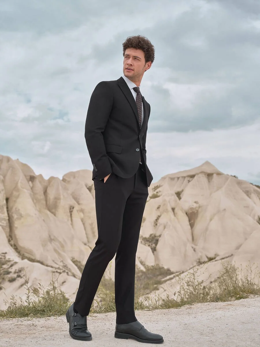 Siyah Düz Modern Fit Takım Elbise - 1