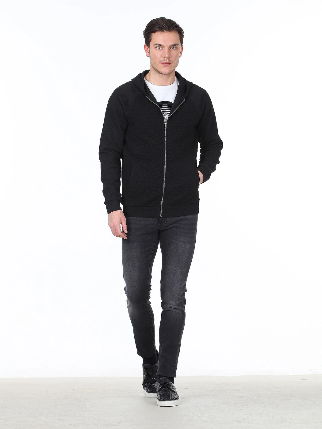Siyah Jakarlı Sweatshırt - 3