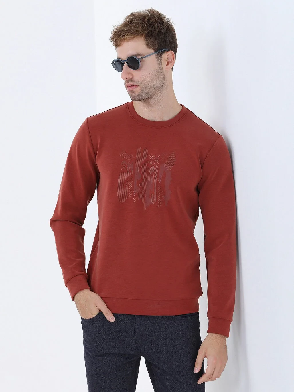 Tile Red Crew Neck Printed Sweatshirt - 1