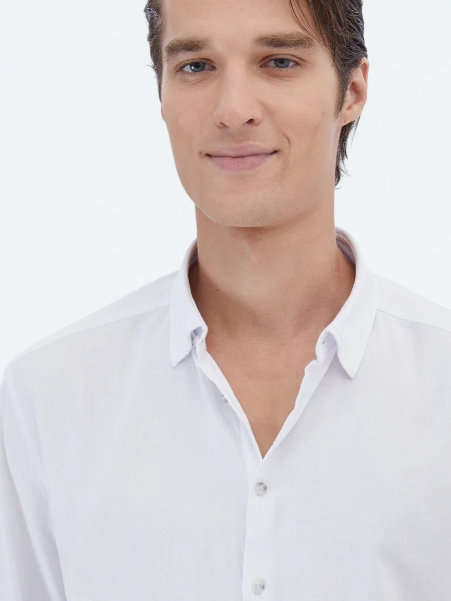 White Plain Regular Fit Weaving Casual Cotton Blended Shirt 