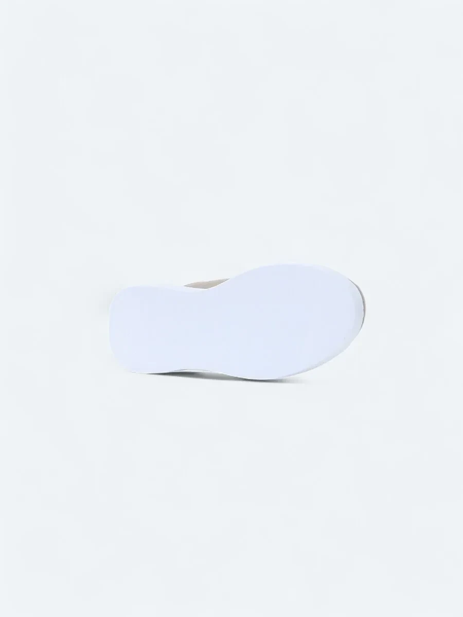 White Sneaker - 4