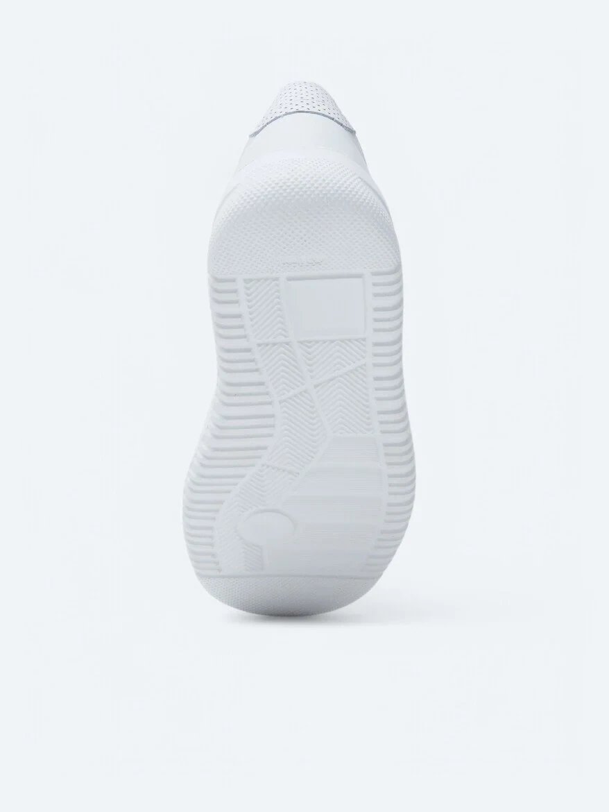 White Sneaker - 4