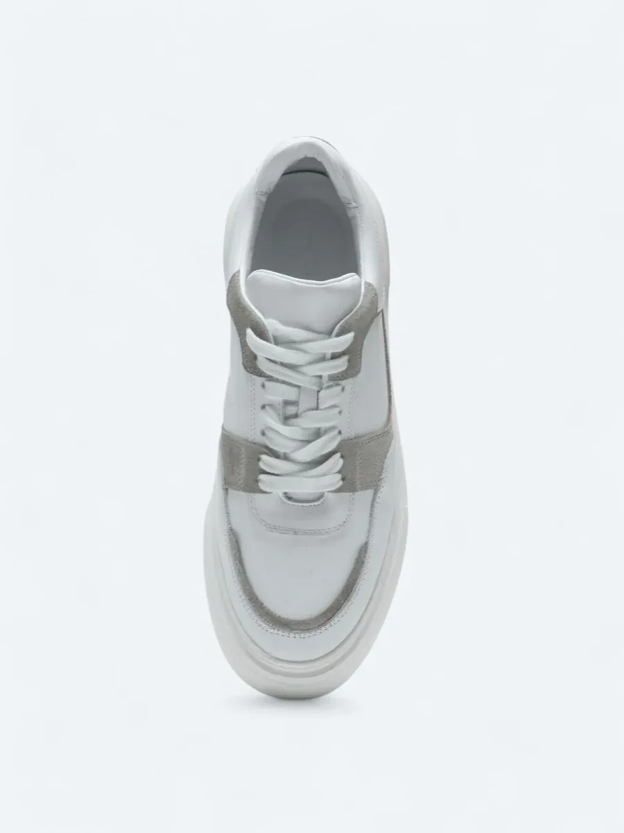 White Sneaker - 3