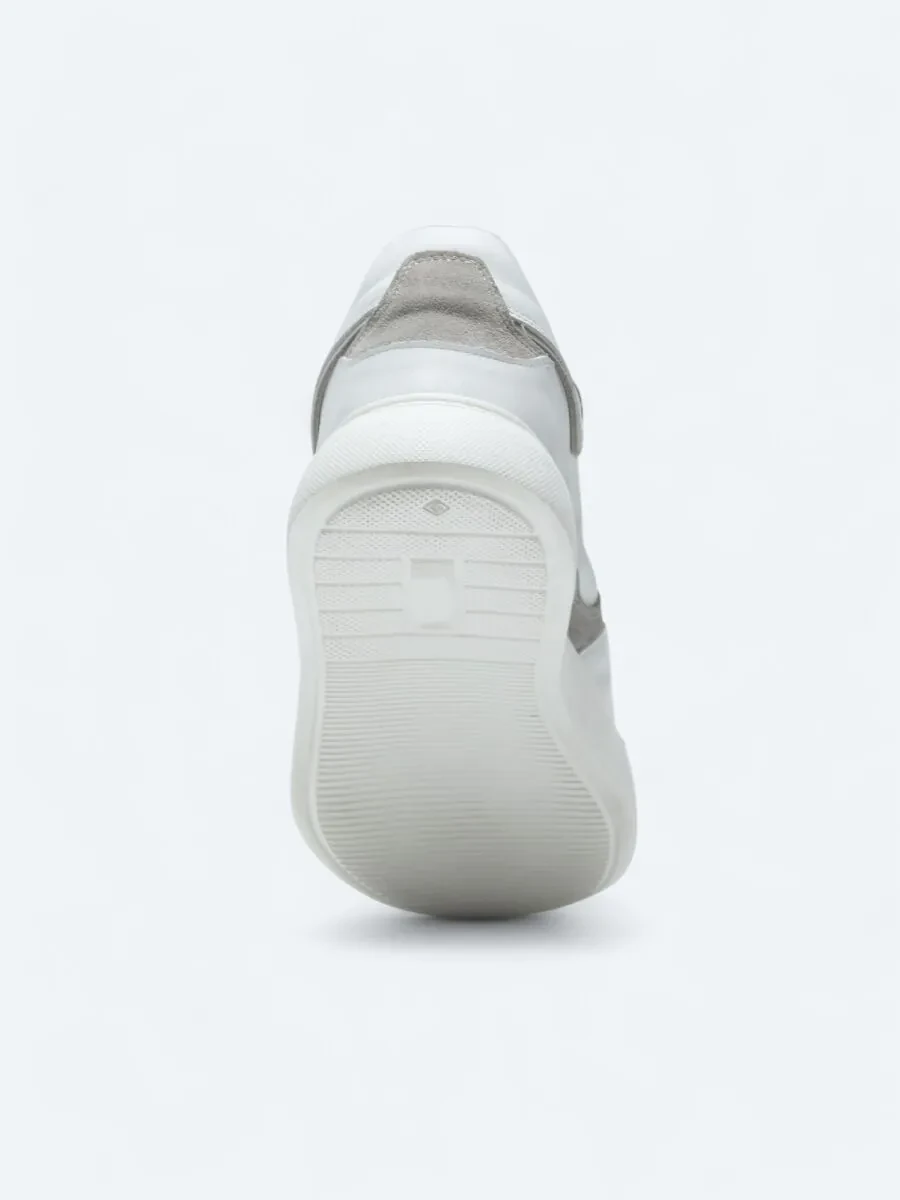 White Sneaker - 4
